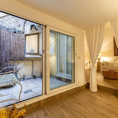 Campo Dei Fiori Historic Apartment-3