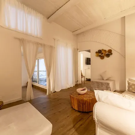 Campo Dei Fiori Historic Apartment-3
