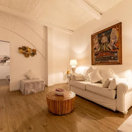 Campo Dei Fiori Historic Apartment-2